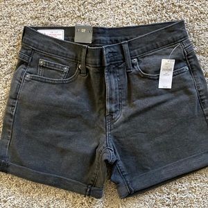 Gap women’s black shorts. Size 26